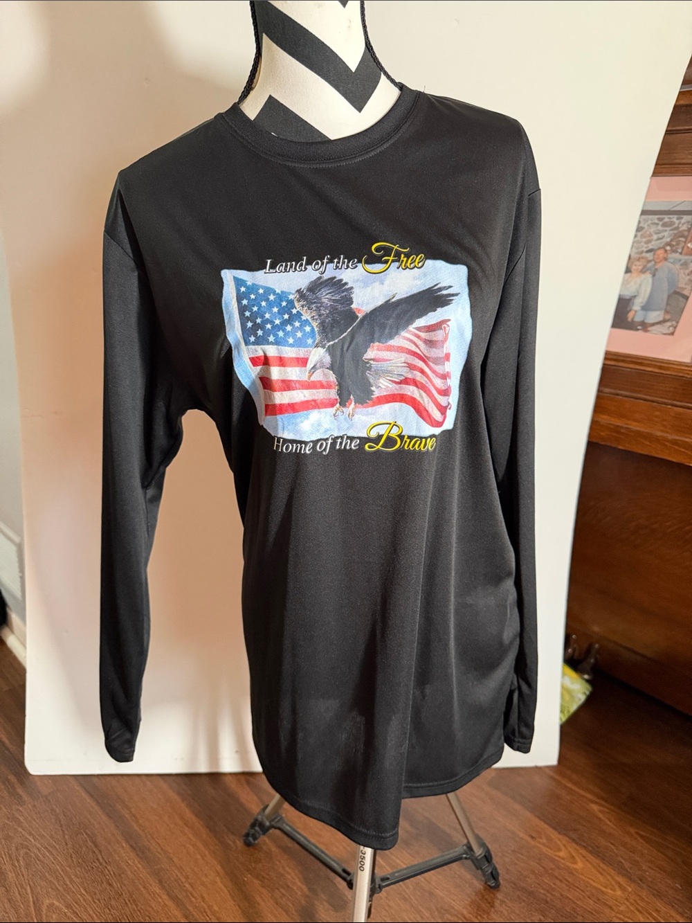 Men's Black Long-Sleeve Graphic Tee - Land of the Free